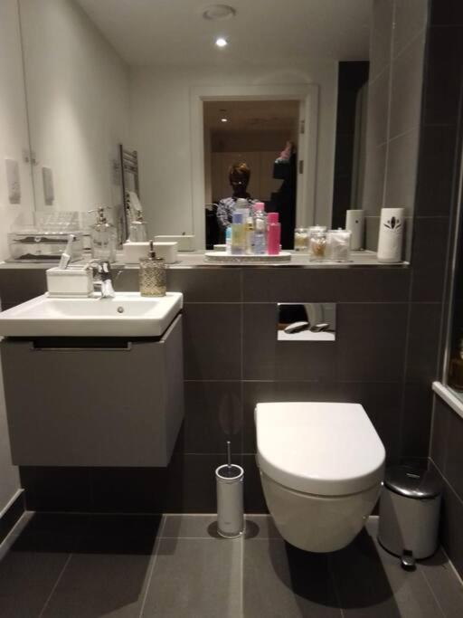 Whole Apartment 5 Mins To East Croydon & Concierge London Eksteriør billede