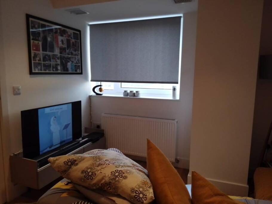 Whole Apartment 5 Mins To East Croydon & Concierge London Eksteriør billede