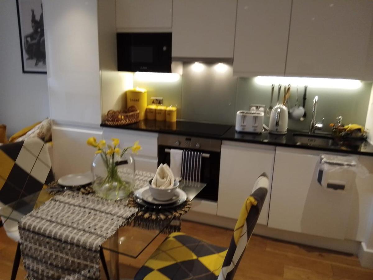 Whole Apartment 5 Mins To East Croydon & Concierge London Eksteriør billede